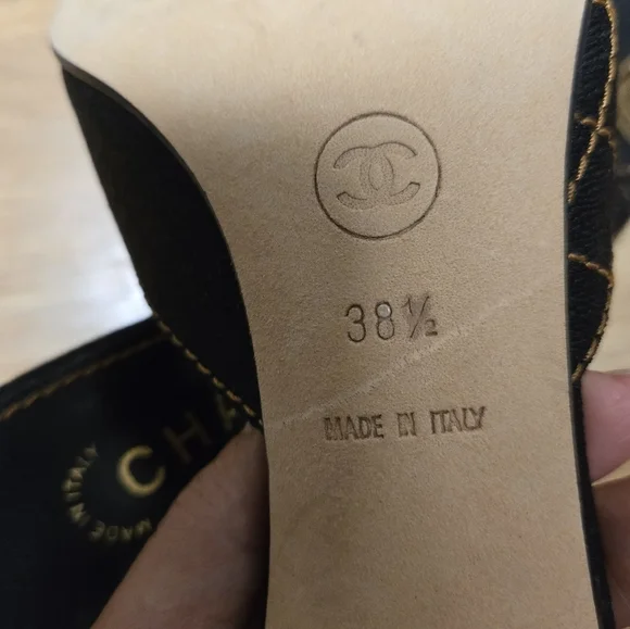 Chanel Black Quilted Fabric Mules Size 38.5 - Picture 7 of 10